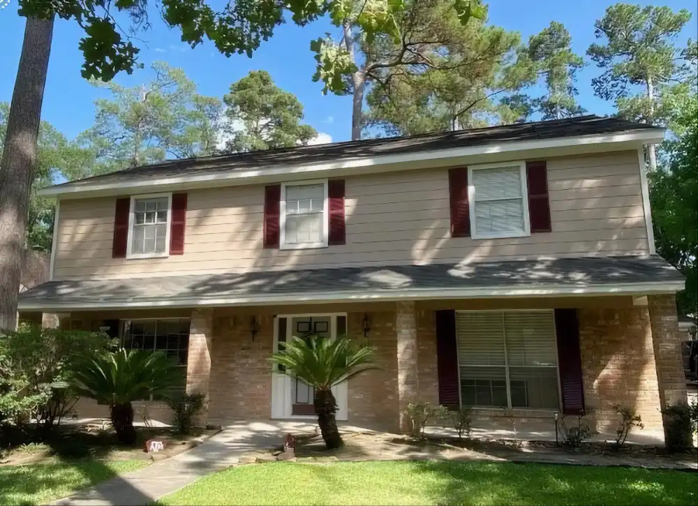 Before and after exterior painting in The Woodlands, TX