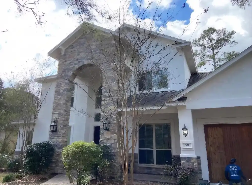 Before and after exterior painting in The Woodlands, TX